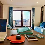 Imowemo Multifuncional Penthouse Apartment