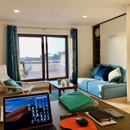 Imowemo Multifuncional Penthouse Apartment